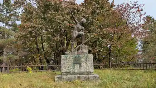 中札内神社の像