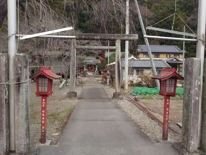 宇都宮神社(白岩町)の鳥居