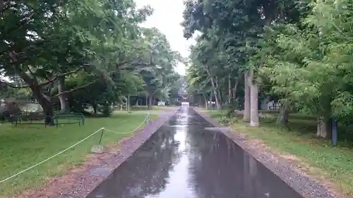 靜内神社の周辺