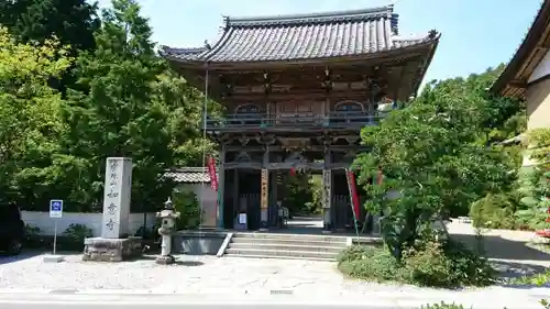 如意寺の山門