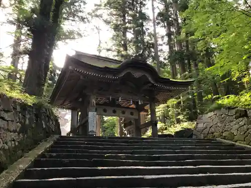 大神山神社奥宮の山門