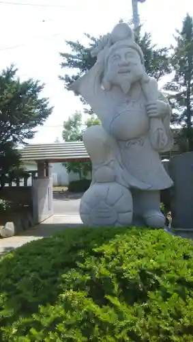 白老八幡神社の像