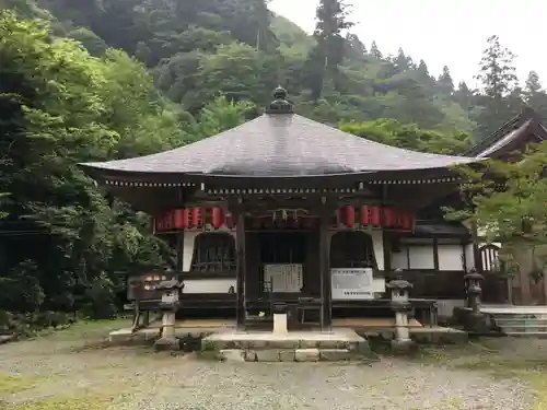 瑠璃寺の本殿・本堂