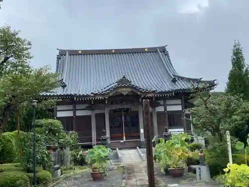 華藏院の本殿・本堂