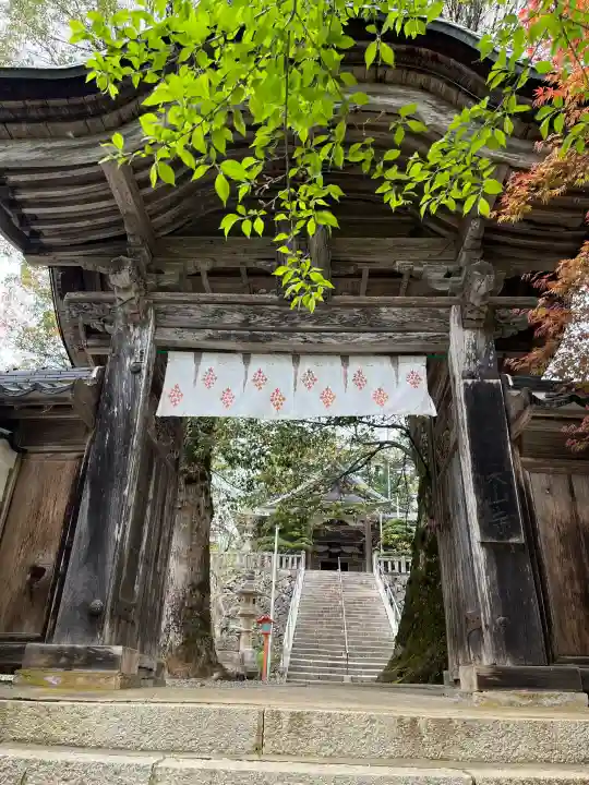 感神院木山寺の{uncategorized: "未分類", other: "その他", undefined: "問題あり", building: "その他建物", grave: "お墓", sacred_gate: "鳥居", guardian: "狛犬", statue: "像", buddha: "仏像", history: "歴史", nature: "自然", garden: "庭園", animal: "動物", pagoda: "塔", temizu: "手水舎", mountain_gate: "山門・神門", sanctuary: "本殿・本堂", subordinate: "末社・摂社", art: "芸術", scenery: "景色", jizo: "地蔵", ema: "絵馬", goshuin: "御朱印", omikuji: "おみくじ", items: "授与品その他", amulet: "お守り", goshuincho: "御朱印帳", eats: "食事", festival: "お祭り", votive_dance: "神楽", shichigosan: "七五三参", wedding: "結婚式", experience: "体験その他", initially: "初詣", around: "周辺", anti_infection: "感染症対策"}