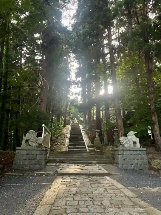 熊野大社の{uncategorized: "未分類", other: "その他", undefined: "問題あり", building: "その他建物", grave: "お墓", sacred_gate: "鳥居", guardian: "狛犬", statue: "像", buddha: "仏像", history: "歴史", nature: "自然", garden: "庭園", animal: "動物", pagoda: "塔", temizu: "手水舎", mountain_gate: "山門・神門", sanctuary: "本殿・本堂", subordinate: "末社・摂社", art: "芸術", scenery: "景色", jizo: "地蔵", ema: "絵馬", goshuin: "御朱印", omikuji: "おみくじ", items: "授与品その他", amulet: "お守り", goshuincho: "御朱印帳", eats: "食事", festival: "お祭り", votive_dance: "神楽", shichigosan: "七五三参", wedding: "結婚式", experience: "体験その他", initially: "初詣", around: "周辺", anti_infection: "感染症対策"}