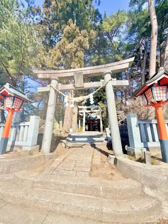 石鳥谷熊野神社の{uncategorized: "未分類", other: "その他", undefined: "問題あり", building: "その他建物", grave: "お墓", sacred_gate: "鳥居", guardian: "狛犬", statue: "像", buddha: "仏像", history: "歴史", nature: "自然", garden: "庭園", animal: "動物", pagoda: "塔", temizu: "手水舎", mountain_gate: "山門・神門", sanctuary: "本殿・本堂", subordinate: "末社・摂社", art: "芸術", scenery: "景色", jizo: "地蔵", ema: "絵馬", goshuin: "御朱印", omikuji: "おみくじ", items: "授与品その他", amulet: "お守り", goshuincho: "御朱印帳", eats: "食事", festival: "お祭り", votive_dance: "神楽", shichigosan: "七五三参", wedding: "結婚式", experience: "体験その他", initially: "初詣", around: "周辺", anti_infection: "感染症対策"}