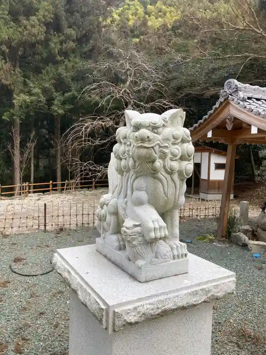 河内神社の狛犬