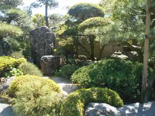 東漸寺の庭園