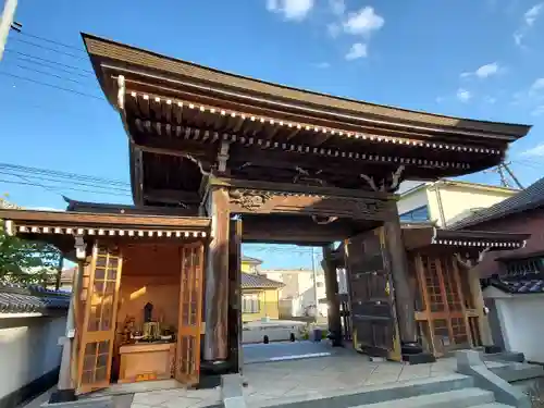 阿弥陀寺の山門