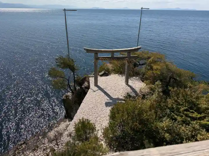 竹生島神社(都久夫須麻神社)の{uncategorized: "未分類", other: "その他", undefined: "問題あり", building: "その他建物", grave: "お墓", sacred_gate: "鳥居", guardian: "狛犬", statue: "像", buddha: "仏像", history: "歴史", nature: "自然", garden: "庭園", animal: "動物", pagoda: "塔", temizu: "手水舎", mountain_gate: "山門・神門", sanctuary: "本殿・本堂", subordinate: "末社・摂社", art: "芸術", scenery: "景色", jizo: "地蔵", ema: "絵馬", goshuin: "御朱印", omikuji: "おみくじ", items: "授与品その他", amulet: "お守り", goshuincho: "御朱印帳", eats: "食事", festival: "お祭り", votive_dance: "神楽", shichigosan: "七五三参", wedding: "結婚式", experience: "体験その他", initially: "初詣", around: "周辺", anti_infection: "感染症対策"}