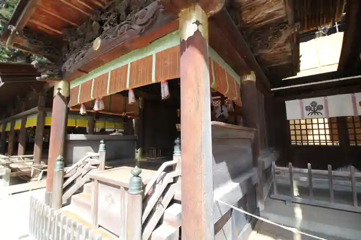 諏訪大社下社秋宮の本殿・本堂