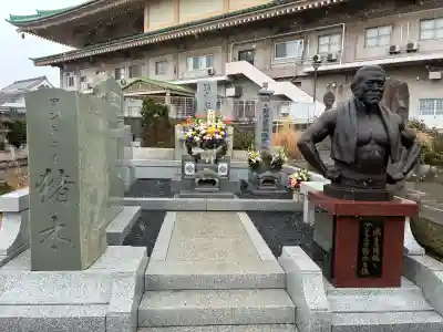 総持寺の{uncategorized: "未分類", other: "その他", undefined: "問題あり", building: "その他建物", grave: "お墓", sacred_gate: "鳥居", guardian: "狛犬", statue: "像", buddha: "仏像", history: "歴史", nature: "自然", garden: "庭園", animal: "動物", pagoda: "塔", temizu: "手水舎", mountain_gate: "山門・神門", sanctuary: "本殿・本堂", subordinate: "末社・摂社", art: "芸術", scenery: "景色", jizo: "地蔵", ema: "絵馬", goshuin: "御朱印", omikuji: "おみくじ", items: "授与品その他", amulet: "お守り", goshuincho: "御朱印帳", eats: "食事", festival: "お祭り", votive_dance: "神楽", shichigosan: "七五三参", wedding: "結婚式", experience: "体験その他", initially: "初詣", around: "周辺", anti_infection: "感染症対策"}