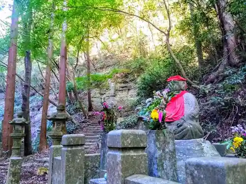 尾張高野山宗　総本山　岩屋寺の地蔵