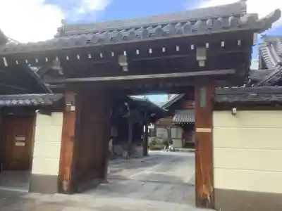 東充寺の山門・神門