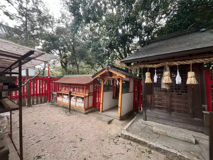 三蔵稲荷神社の{uncategorized: "未分類", other: "その他", undefined: "問題あり", building: "その他建物", grave: "お墓", sacred_gate: "鳥居", guardian: "狛犬", statue: "像", buddha: "仏像", history: "歴史", nature: "自然", garden: "庭園", animal: "動物", pagoda: "塔", temizu: "手水舎", mountain_gate: "山門・神門", sanctuary: "本殿・本堂", subordinate: "末社・摂社", art: "芸術", scenery: "景色", jizo: "地蔵", ema: "絵馬", goshuin: "御朱印", omikuji: "おみくじ", items: "授与品その他", amulet: "お守り", goshuincho: "御朱印帳", eats: "食事", festival: "お祭り", votive_dance: "神楽", shichigosan: "七五三参", wedding: "結婚式", experience: "体験その他", initially: "初詣", around: "周辺", anti_infection: "感染症対策"}