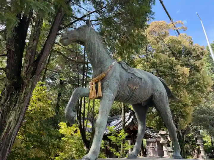 愛知県高浜市春日神社の{uncategorized: "未分類", other: "その他", undefined: "問題あり", building: "その他建物", grave: "お墓", sacred_gate: "鳥居", guardian: "狛犬", statue: "像", buddha: "仏像", history: "歴史", nature: "自然", garden: "庭園", animal: "動物", pagoda: "塔", temizu: "手水舎", mountain_gate: "山門・神門", sanctuary: "本殿・本堂", subordinate: "末社・摂社", art: "芸術", scenery: "景色", jizo: "地蔵", ema: "絵馬", goshuin: "御朱印", omikuji: "おみくじ", items: "授与品その他", amulet: "お守り", goshuincho: "御朱印帳", eats: "食事", festival: "お祭り", votive_dance: "神楽", shichigosan: "七五三参", wedding: "結婚式", experience: "体験その他", initially: "初詣", around: "周辺", anti_infection: "感染症対策"}