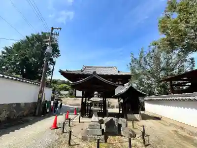 當麻寺の{uncategorized: "未分類", other: "その他", undefined: "問題あり", building: "その他建物", grave: "お墓", sacred_gate: "鳥居", guardian: "狛犬", statue: "像", buddha: "仏像", history: "歴史", nature: "自然", garden: "庭園", animal: "動物", pagoda: "塔", temizu: "手水舎", mountain_gate: "山門・神門", sanctuary: "本殿・本堂", subordinate: "末社・摂社", art: "芸術", scenery: "景色", jizo: "地蔵", ema: "絵馬", goshuin: "御朱印", omikuji: "おみくじ", items: "授与品その他", amulet: "お守り", goshuincho: "御朱印帳", eats: "食事", festival: "お祭り", votive_dance: "神楽", shichigosan: "七五三参", wedding: "結婚式", experience: "体験その他", initially: "初詣", around: "周辺", anti_infection: "感染症対策"}