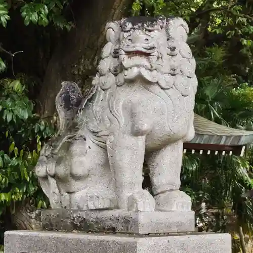 上地八幡宮の狛犬