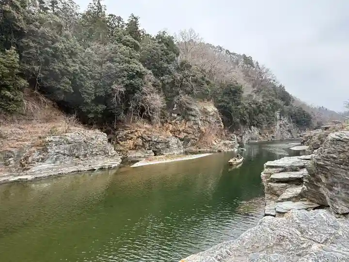 宝登山神社の{uncategorized: "未分類", other: "その他", undefined: "問題あり", building: "その他建物", grave: "お墓", sacred_gate: "鳥居", guardian: "狛犬", statue: "像", buddha: "仏像", history: "歴史", nature: "自然", garden: "庭園", animal: "動物", pagoda: "塔", temizu: "手水舎", mountain_gate: "山門・神門", sanctuary: "本殿・本堂", subordinate: "末社・摂社", art: "芸術", scenery: "景色", jizo: "地蔵", ema: "絵馬", goshuin: "御朱印", omikuji: "おみくじ", items: "授与品その他", amulet: "お守り", goshuincho: "御朱印帳", eats: "食事", festival: "お祭り", votive_dance: "神楽", shichigosan: "七五三参", wedding: "結婚式", experience: "体験その他", initially: "初詣", around: "周辺", anti_infection: "感染症対策"}