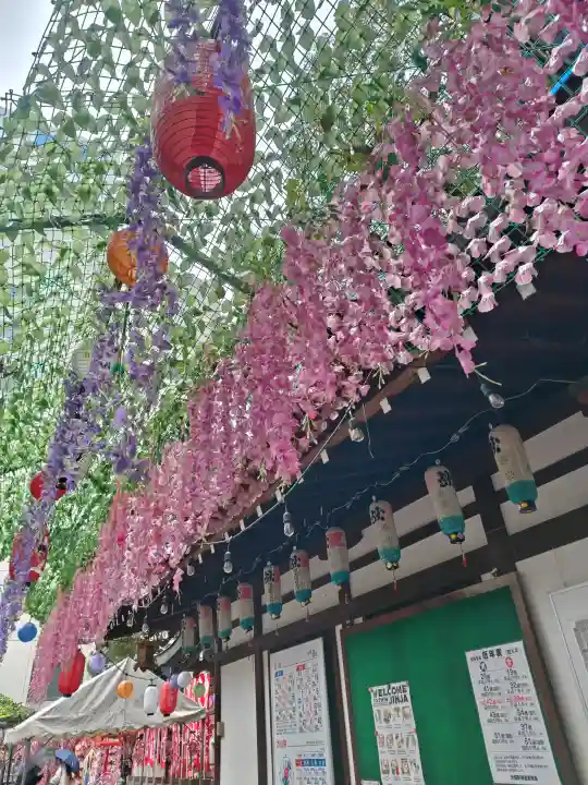 露天神社(お初天神)の{uncategorized: "未分類", other: "その他", undefined: "問題あり", building: "その他建物", grave: "お墓", sacred_gate: "鳥居", guardian: "狛犬", statue: "像", buddha: "仏像", history: "歴史", nature: "自然", garden: "庭園", animal: "動物", pagoda: "塔", temizu: "手水舎", mountain_gate: "山門・神門", sanctuary: "本殿・本堂", subordinate: "末社・摂社", art: "芸術", scenery: "景色", jizo: "地蔵", ema: "絵馬", goshuin: "御朱印", omikuji: "おみくじ", items: "授与品その他", amulet: "お守り", goshuincho: "御朱印帳", eats: "食事", festival: "お祭り", votive_dance: "神楽", shichigosan: "七五三参", wedding: "結婚式", experience: "体験その他", initially: "初詣", around: "周辺", anti_infection: "感染症対策"}