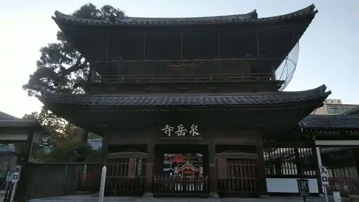 泉岳寺の山門・神門