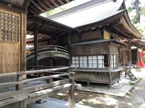 蠶養國神社の本殿