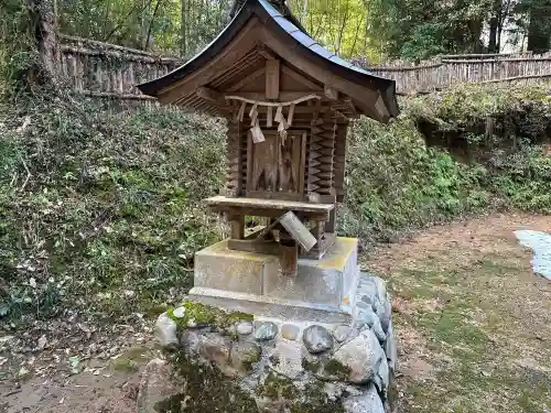 温泉神社の{uncategorized: "未分類", other: "その他", undefined: "問題あり", building: "その他建物", grave: "お墓", sacred_gate: "鳥居", guardian: "狛犬", statue: "像", buddha: "仏像", history: "歴史", nature: "自然", garden: "庭園", animal: "動物", pagoda: "塔", temizu: "手水舎", mountain_gate: "山門・神門", sanctuary: "本殿・本堂", subordinate: "末社・摂社", art: "芸術", scenery: "景色", jizo: "地蔵", ema: "絵馬", goshuin: "御朱印", omikuji: "おみくじ", items: "授与品その他", amulet: "お守り", goshuincho: "御朱印帳", eats: "食事", festival: "お祭り", votive_dance: "神楽", shichigosan: "七五三参", wedding: "結婚式", experience: "体験その他", initially: "初詣", around: "周辺", anti_infection: "感染症対策"}