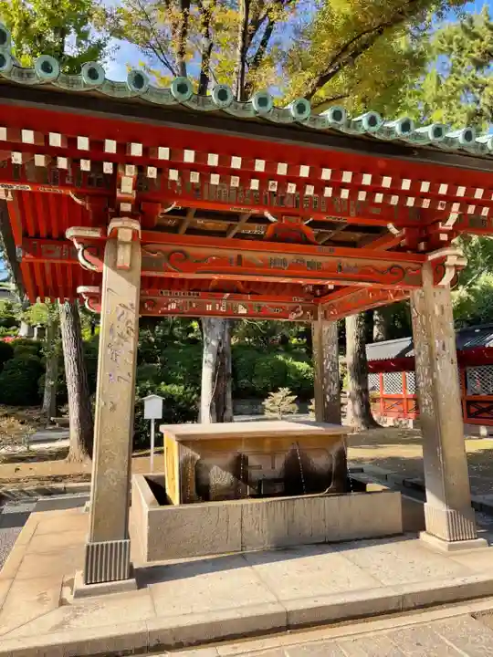 根津神社の手水舎