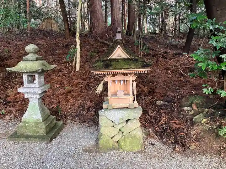 高鴨神社の末社・摂社