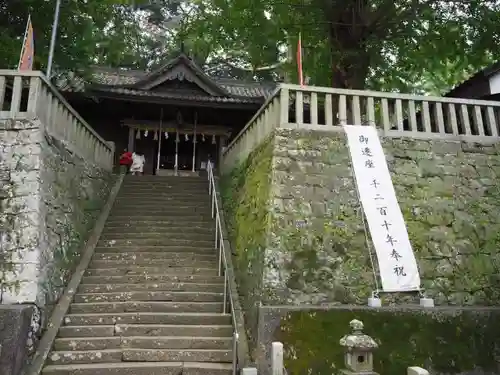 事任八幡宮の本殿