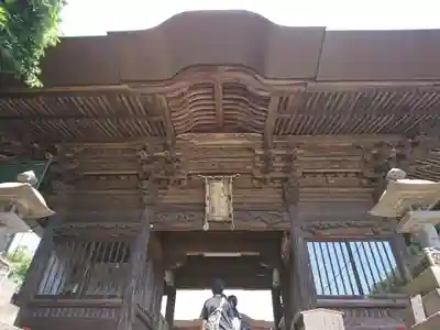 産泰神社の山門・神門