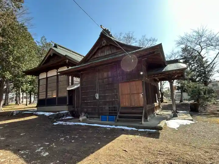 諏訪神社の{uncategorized: "未分類", other: "その他", undefined: "問題あり", building: "その他建物", grave: "お墓", sacred_gate: "鳥居", guardian: "狛犬", statue: "像", buddha: "仏像", history: "歴史", nature: "自然", garden: "庭園", animal: "動物", pagoda: "塔", temizu: "手水舎", mountain_gate: "山門・神門", sanctuary: "本殿・本堂", subordinate: "末社・摂社", art: "芸術", scenery: "景色", jizo: "地蔵", ema: "絵馬", goshuin: "御朱印", omikuji: "おみくじ", items: "授与品その他", amulet: "お守り", goshuincho: "御朱印帳", eats: "食事", festival: "お祭り", votive_dance: "神楽", shichigosan: "七五三参", wedding: "結婚式", experience: "体験その他", initially: "初詣", around: "周辺", anti_infection: "感染症対策"}