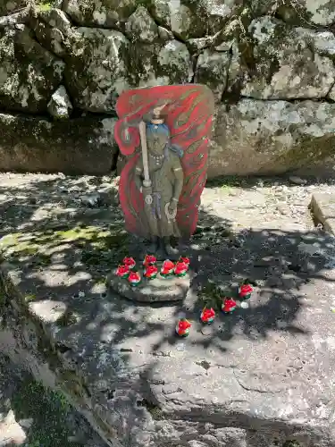 英彦山神宮の{uncategorized: "未分類", other: "その他", undefined: "問題あり", building: "その他建物", grave: "お墓", sacred_gate: "鳥居", guardian: "狛犬", statue: "像", buddha: "仏像", history: "歴史", nature: "自然", garden: "庭園", animal: "動物", pagoda: "塔", temizu: "手水舎", mountain_gate: "山門・神門", sanctuary: "本殿・本堂", subordinate: "末社・摂社", art: "芸術", scenery: "景色", jizo: "地蔵", ema: "絵馬", goshuin: "御朱印", omikuji: "おみくじ", items: "授与品その他", amulet: "お守り", goshuincho: "御朱印帳", eats: "食事", festival: "お祭り", votive_dance: "神楽", shichigosan: "七五三参", wedding: "結婚式", experience: "体験その他", initially: "初詣", around: "周辺", anti_infection: "感染症対策"}
