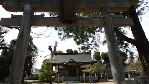 諏訪神社の鳥居