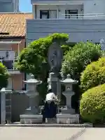 周泉寺の{uncategorized: "未分類", other: "その他", undefined: "問題あり", building: "その他建物", grave: "お墓", sacred_gate: "鳥居", guardian: "狛犬", statue: "像", buddha: "仏像", history: "歴史", nature: "自然", garden: "庭園", animal: "動物", pagoda: "塔", temizu: "手水舎", mountain_gate: "山門・神門", sanctuary: "本殿・本堂", subordinate: "末社・摂社", art: "芸術", scenery: "景色", jizo: "地蔵", ema: "絵馬", goshuin: "御朱印", omikuji: "おみくじ", items: "授与品その他", amulet: "お守り", goshuincho: "御朱印帳", eats: "食事", festival: "お祭り", votive_dance: "神楽", shichigosan: "七五三参", wedding: "結婚式", experience: "体験その他", initially: "初詣", around: "周辺", anti_infection: "感染症対策"}