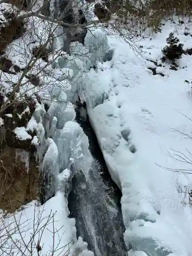 大岩稲荷神社の{uncategorized: "未分類", other: "その他", undefined: "問題あり", building: "その他建物", grave: "お墓", sacred_gate: "鳥居", guardian: "狛犬", statue: "像", buddha: "仏像", history: "歴史", nature: "自然", garden: "庭園", animal: "動物", pagoda: "塔", temizu: "手水舎", mountain_gate: "山門・神門", sanctuary: "本殿・本堂", subordinate: "末社・摂社", art: "芸術", scenery: "景色", jizo: "地蔵", ema: "絵馬", goshuin: "御朱印", omikuji: "おみくじ", items: "授与品その他", amulet: "お守り", goshuincho: "御朱印帳", eats: "食事", festival: "お祭り", votive_dance: "神楽", shichigosan: "七五三参", wedding: "結婚式", experience: "体験その他", initially: "初詣", around: "周辺", anti_infection: "感染症対策"}