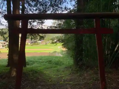 神社（名称不明）の鳥居