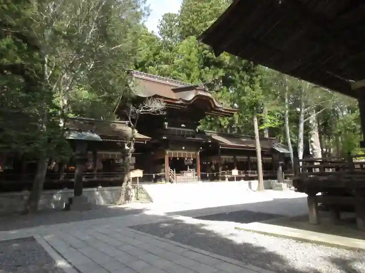 諏訪大社下社秋宮の本殿・本堂