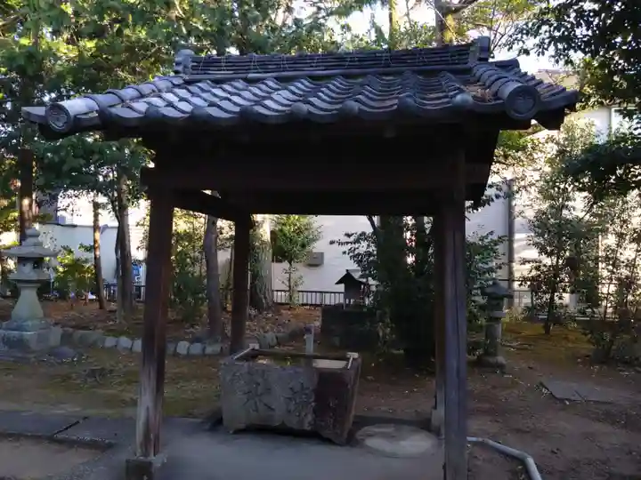神明社(鳥居松町)の手水舎