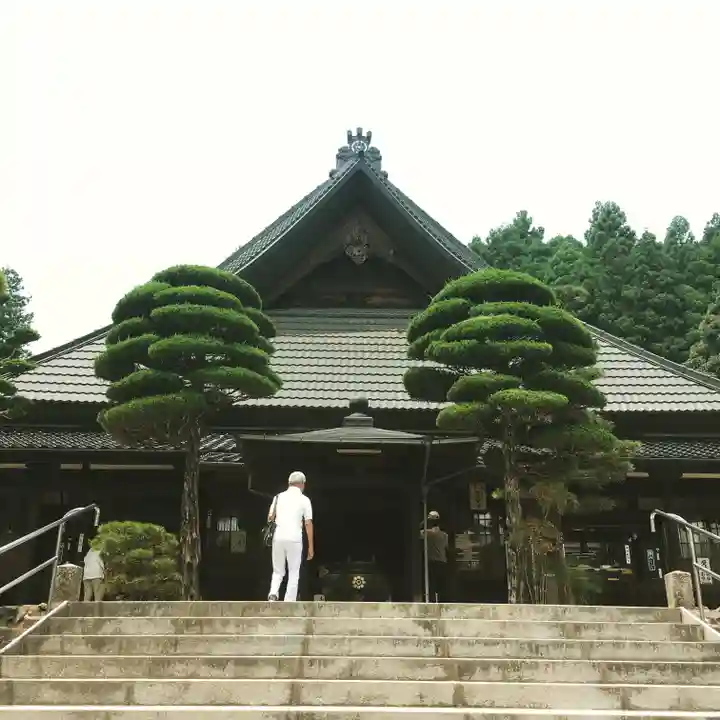 瑠璃光寺の本殿・本堂