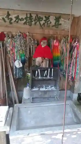 椿堂　遍照院の地蔵