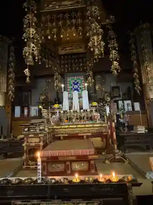 一の滝寺の{uncategorized: "未分類", other: "その他", undefined: "問題あり", building: "その他建物", grave: "お墓", sacred_gate: "鳥居", guardian: "狛犬", statue: "像", buddha: "仏像", history: "歴史", nature: "自然", garden: "庭園", animal: "動物", pagoda: "塔", temizu: "手水舎", mountain_gate: "山門・神門", sanctuary: "本殿・本堂", subordinate: "末社・摂社", art: "芸術", scenery: "景色", jizo: "地蔵", ema: "絵馬", goshuin: "御朱印", omikuji: "おみくじ", items: "授与品その他", amulet: "お守り", goshuincho: "御朱印帳", eats: "食事", festival: "お祭り", votive_dance: "神楽", shichigosan: "七五三参", wedding: "結婚式", experience: "体験その他", initially: "初詣", around: "周辺", anti_infection: "感染症対策"}