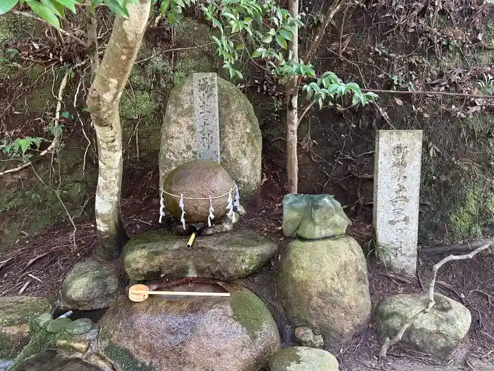 玉作湯神社の{uncategorized: "未分類", other: "その他", undefined: "問題あり", building: "その他建物", grave: "お墓", sacred_gate: "鳥居", guardian: "狛犬", statue: "像", buddha: "仏像", history: "歴史", nature: "自然", garden: "庭園", animal: "動物", pagoda: "塔", temizu: "手水舎", mountain_gate: "山門・神門", sanctuary: "本殿・本堂", subordinate: "末社・摂社", art: "芸術", scenery: "景色", jizo: "地蔵", ema: "絵馬", goshuin: "御朱印", omikuji: "おみくじ", items: "授与品その他", amulet: "お守り", goshuincho: "御朱印帳", eats: "食事", festival: "お祭り", votive_dance: "神楽", shichigosan: "七五三参", wedding: "結婚式", experience: "体験その他", initially: "初詣", around: "周辺", anti_infection: "感染症対策"}