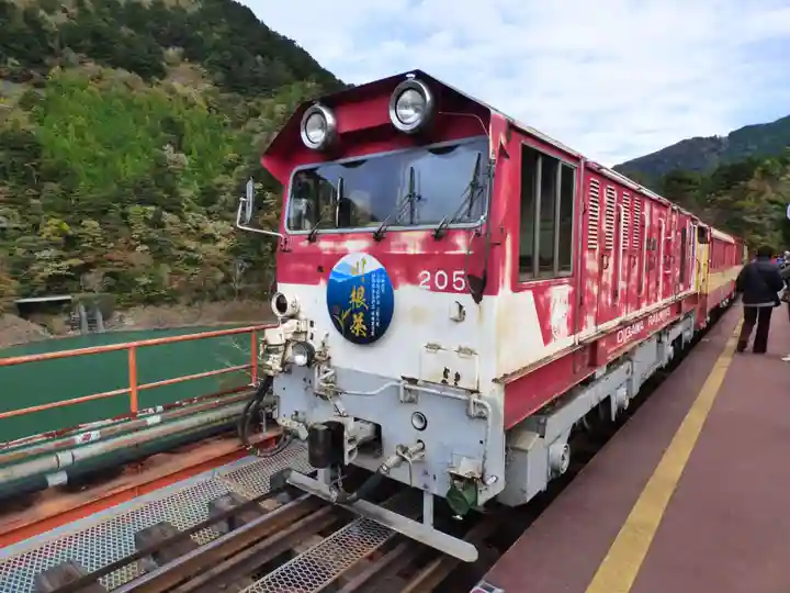 岩瀧不動堂(静岡県)