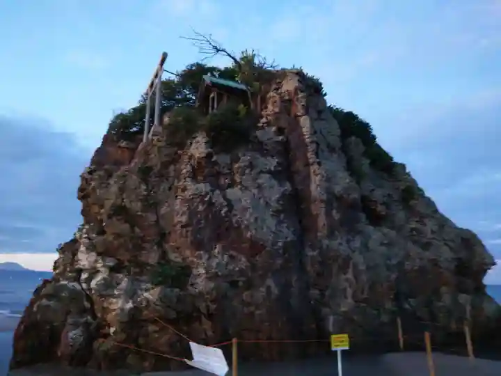 稲佐の浜 弁天島(島根県)