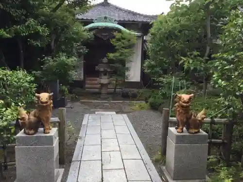 東方寺の狛犬