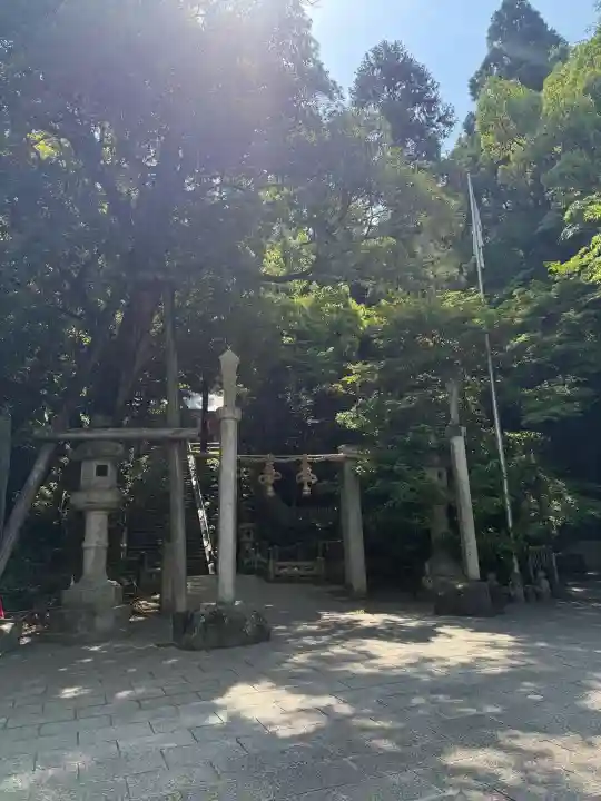 枚岡神社の{uncategorized: "未分類", other: "その他", undefined: "問題あり", building: "その他建物", grave: "お墓", sacred_gate: "鳥居", guardian: "狛犬", statue: "像", buddha: "仏像", history: "歴史", nature: "自然", garden: "庭園", animal: "動物", pagoda: "塔", temizu: "手水舎", mountain_gate: "山門・神門", sanctuary: "本殿・本堂", subordinate: "末社・摂社", art: "芸術", scenery: "景色", jizo: "地蔵", ema: "絵馬", goshuin: "御朱印", omikuji: "おみくじ", items: "授与品その他", amulet: "お守り", goshuincho: "御朱印帳", eats: "食事", festival: "お祭り", votive_dance: "神楽", shichigosan: "七五三参", wedding: "結婚式", experience: "体験その他", initially: "初詣", around: "周辺", anti_infection: "感染症対策"}