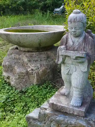 秩父発明神社の像