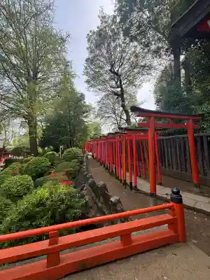 根津神社の{uncategorized: "未分類", other: "その他", undefined: "問題あり", building: "その他建物", grave: "お墓", sacred_gate: "鳥居", guardian: "狛犬", statue: "像", buddha: "仏像", history: "歴史", nature: "自然", garden: "庭園", animal: "動物", pagoda: "塔", temizu: "手水舎", mountain_gate: "山門・神門", sanctuary: "本殿・本堂", subordinate: "末社・摂社", art: "芸術", scenery: "景色", jizo: "地蔵", ema: "絵馬", goshuin: "御朱印", omikuji: "おみくじ", items: "授与品その他", amulet: "お守り", goshuincho: "御朱印帳", eats: "食事", festival: "お祭り", votive_dance: "神楽", shichigosan: "七五三参", wedding: "結婚式", experience: "体験その他", initially: "初詣", around: "周辺", anti_infection: "感染症対策"}